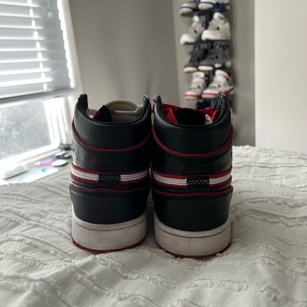 Jordan 1 bloodline size 6.5 woman’s - Picture 5 of 6